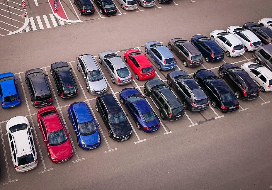 Parkplatz-Chaos vermeiden – wer clever ist, reserviert seinen Stellplatz am Flughafen vorab online zum Sparpreis. Parkplatz-Chaos vermeiden – wer clever ist, reserviert seinen Stellplatz am Flughafen vorab online zum Sparpreis.