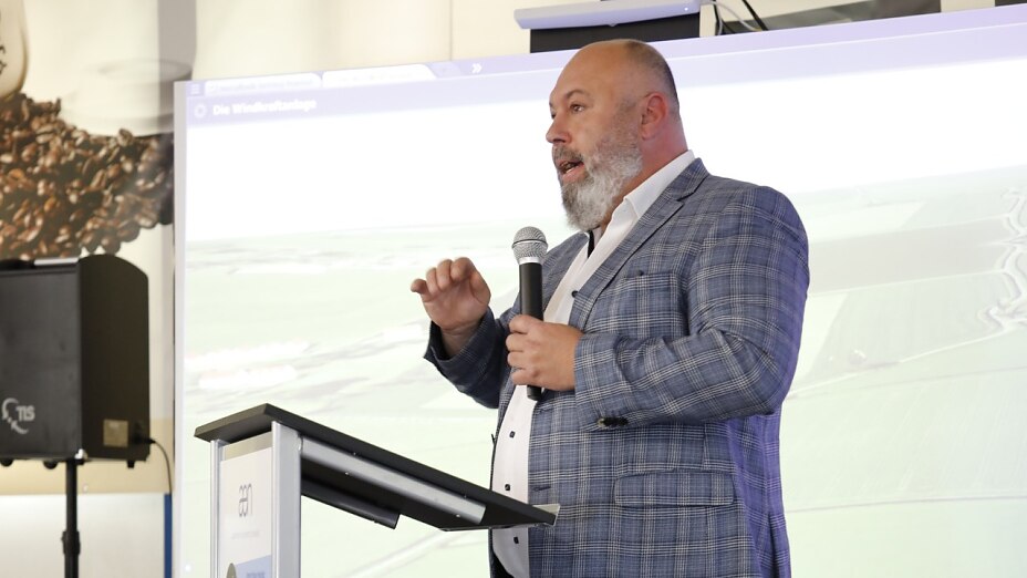 Dirtk Rothweiler stellt seinen Transformationspark vor