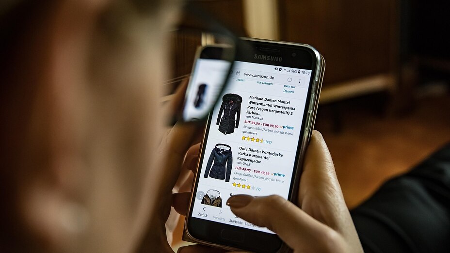 Vergleichen lohnt sich – wer Preise und Angebote online prüft, kann beim Einkauf ordentlich sparen.