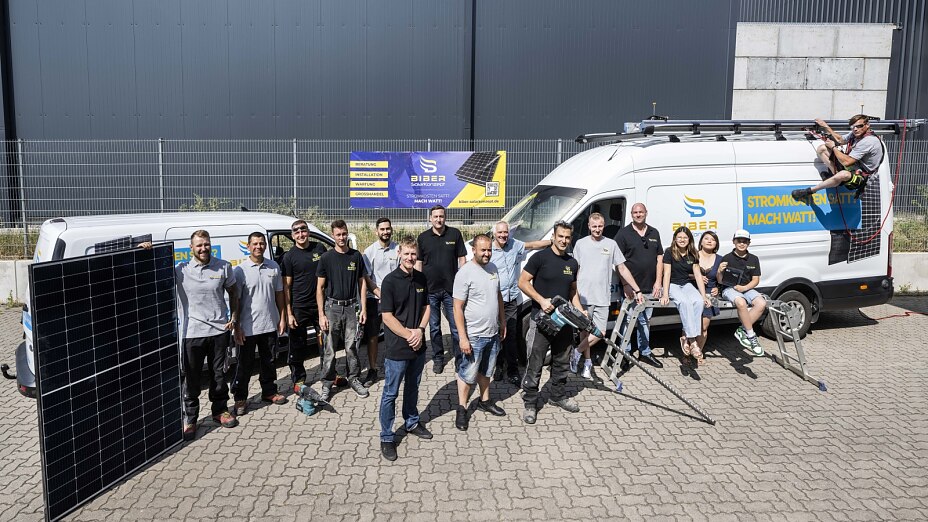 Das Team von BIBER SolarKonzept auf einem Gruppenfoto