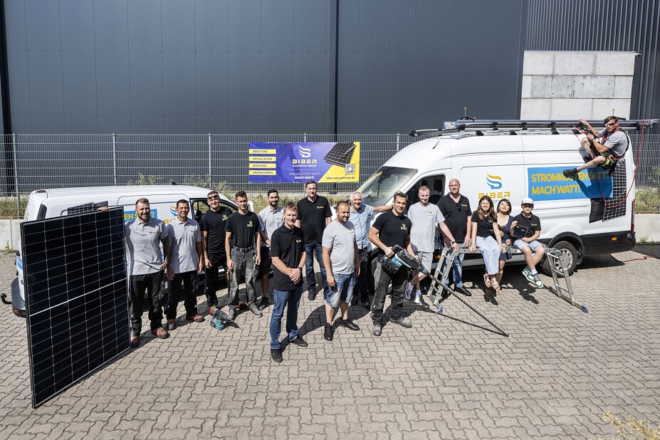 Das Team von BIBER SolarKonzept auf einem Gruppenfoto