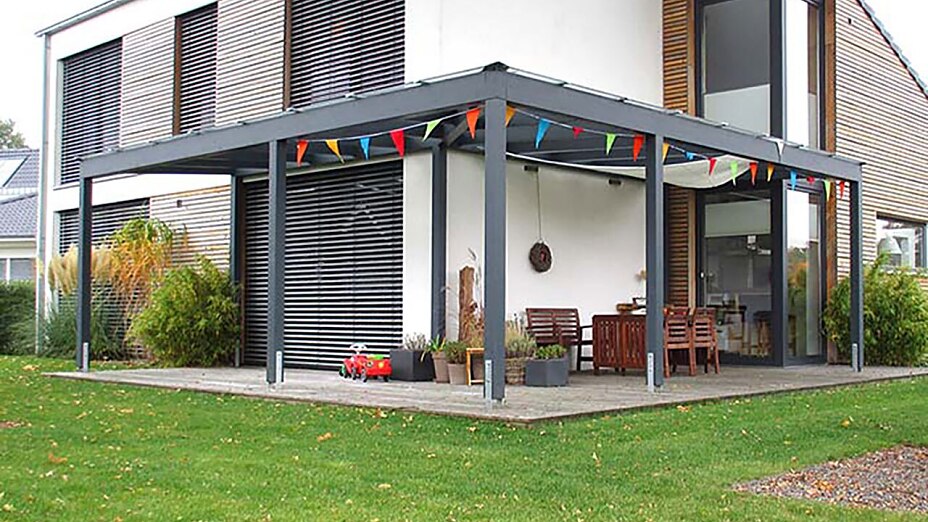 Terrassenüberdachung aus Holz – Worauf beim Online-Preisvergleich geachtet werden muss.