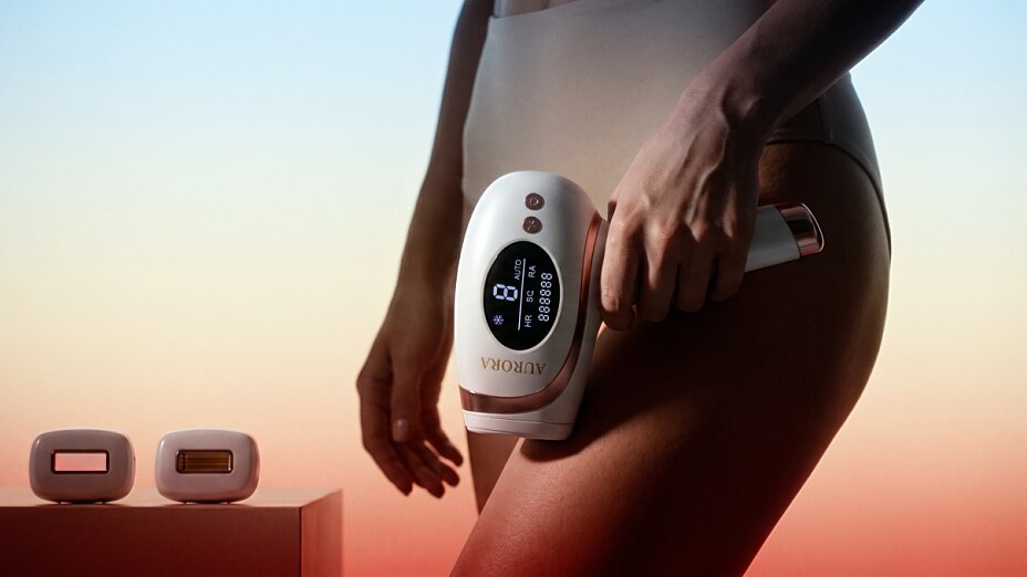 IPL Gerät Test: Anwendung des Aurora PureSkin Ultra 9 am Oberschenkel